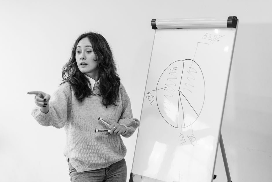 Преподаватель по аналитическим инструментам и качеству данных